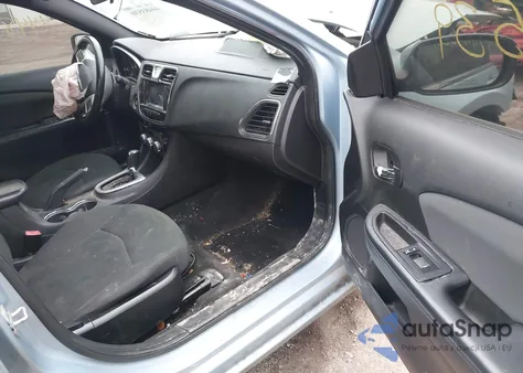 2012 Chrysler 200 Touring z USA, uszkodzony, nr VIN 1C3CCBBB9CN144527